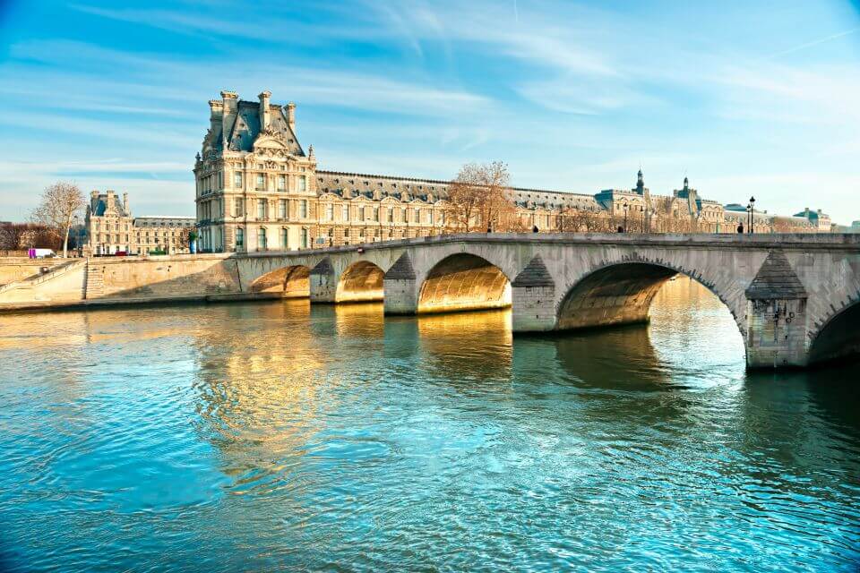 Sales in Paris | Breathtaking views of the Seine